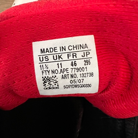 Adidas golf shoes. - Picture 3 of 3